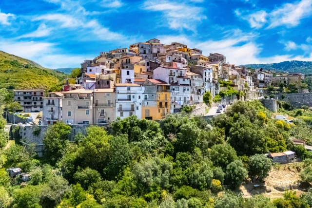 Cetraro: historia, playas y santuario en la costa de Calabria
