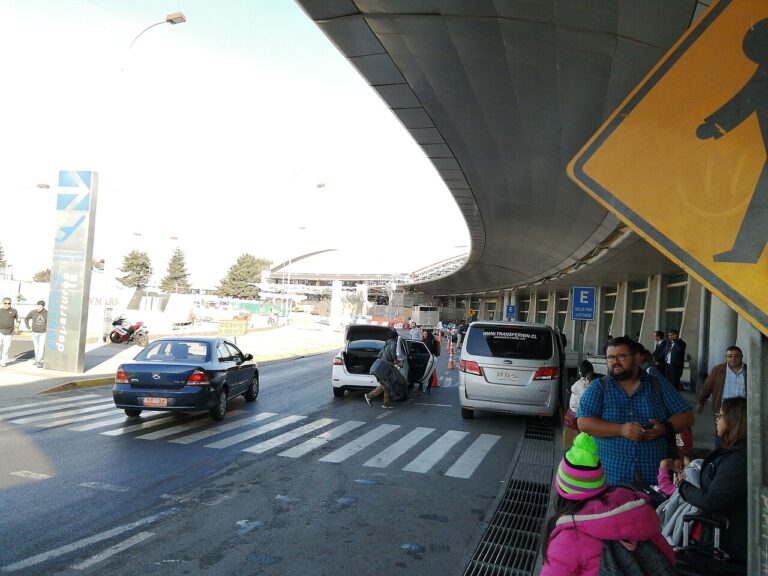 Aeropuerto Internacional Carriel Sur