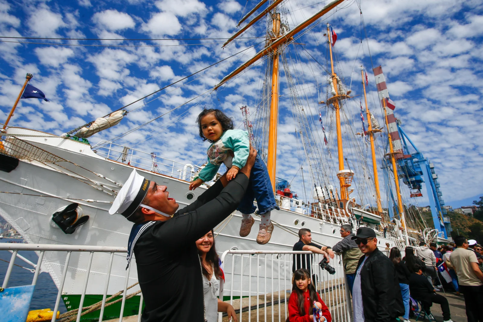 La Esmeralda finaliza su 70° crucero de instrucción y regresa a Valparaíso