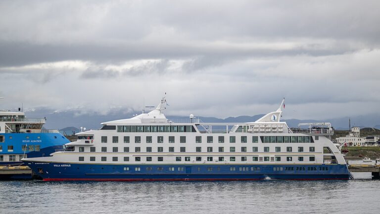 Cruceros Australis