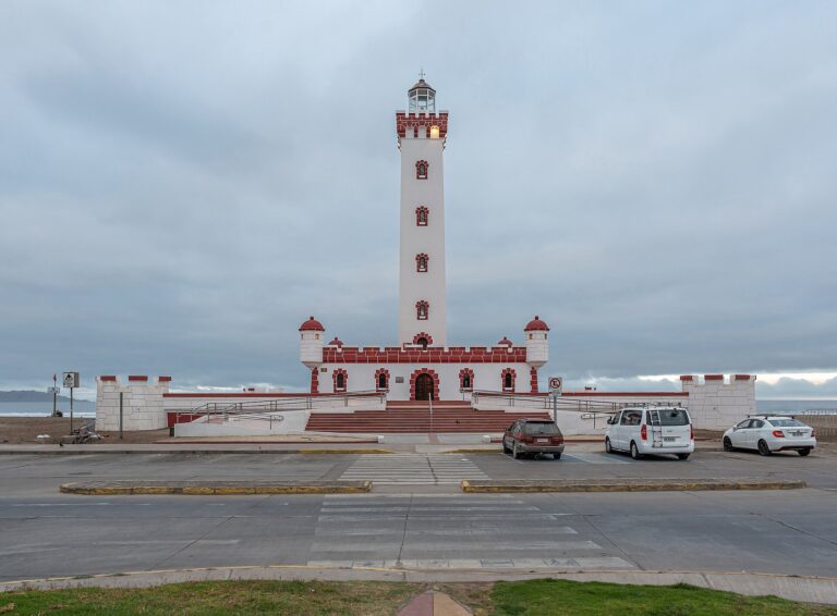Faro Monumental de La Serena