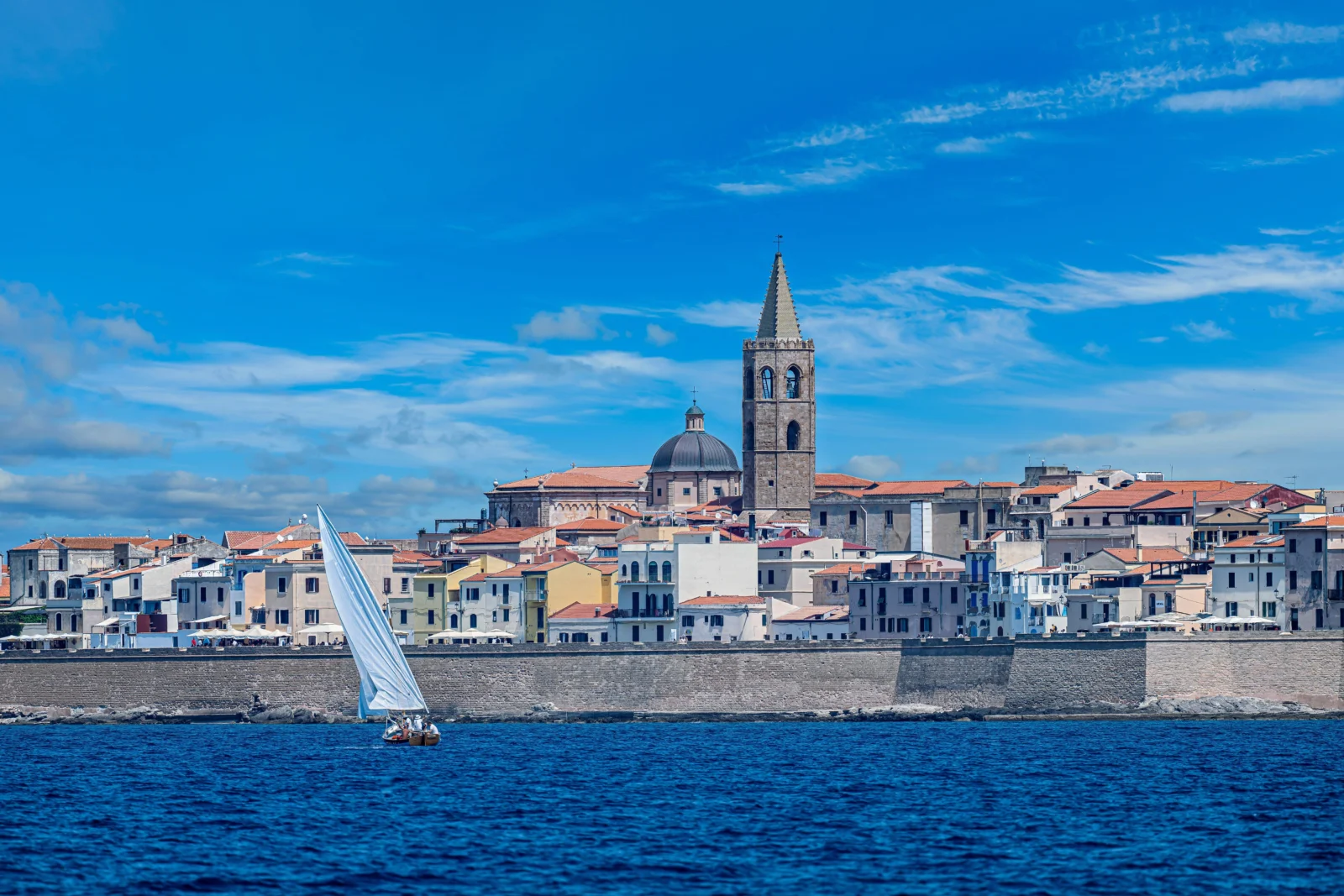 Alghero, la ciudad aragonesa de Cerdeña que parece un decorado