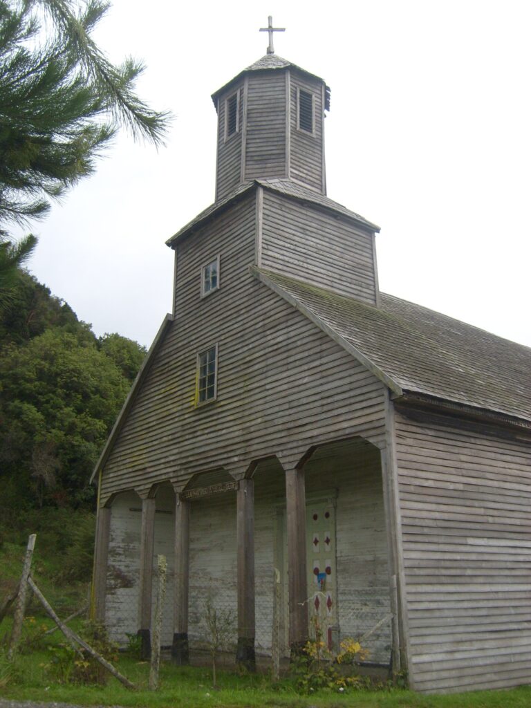 Iglesia Santiago Apóstol de Detif