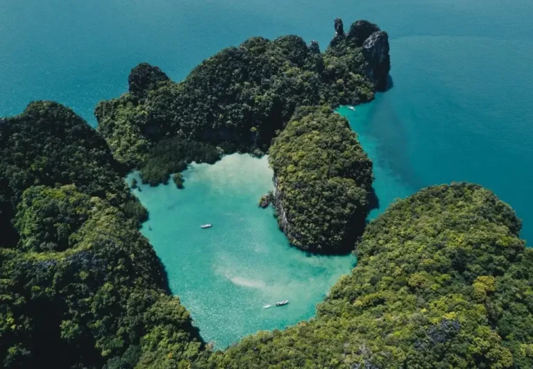 Tailandia busca turistas de alto gasto, pero vuelos caros y competencia frenan la meta