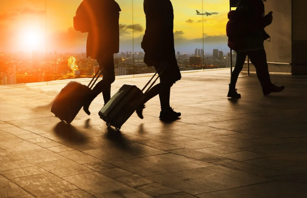 Tráfico aéreo mundial se desacelera en 2026, Europa resiste y Oriente Medio cae