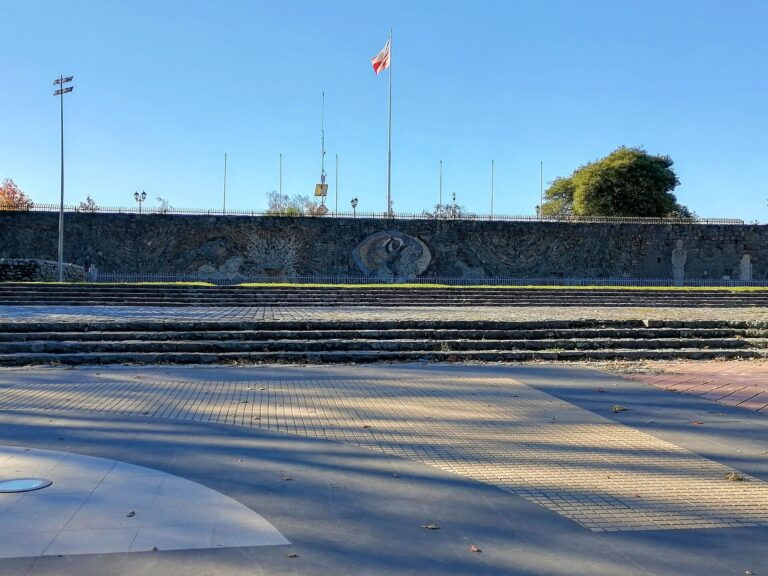 Parque Monumental Bernardo O'Higgins y mural de María Martner