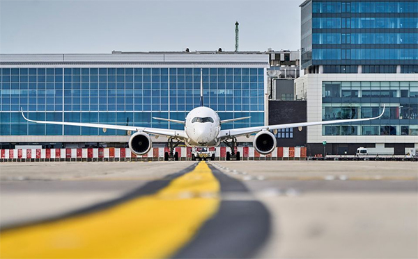 Colas de 5 horas en aeropuerto de Bruselas por fallo en sistema europeo