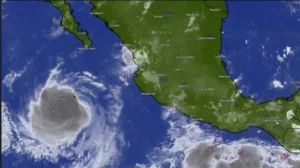 Polo baja a categoría 4 y mantiene en alerta a Baja California Sur