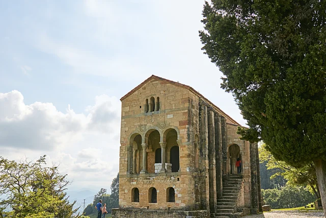 Santa María del Naranco, el monumento asturiano que era más que una iglesia