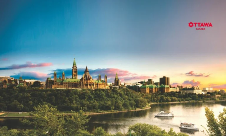 Ottawa, la capital canadiense que se vive en bici, en el río y bajo una araña gigante