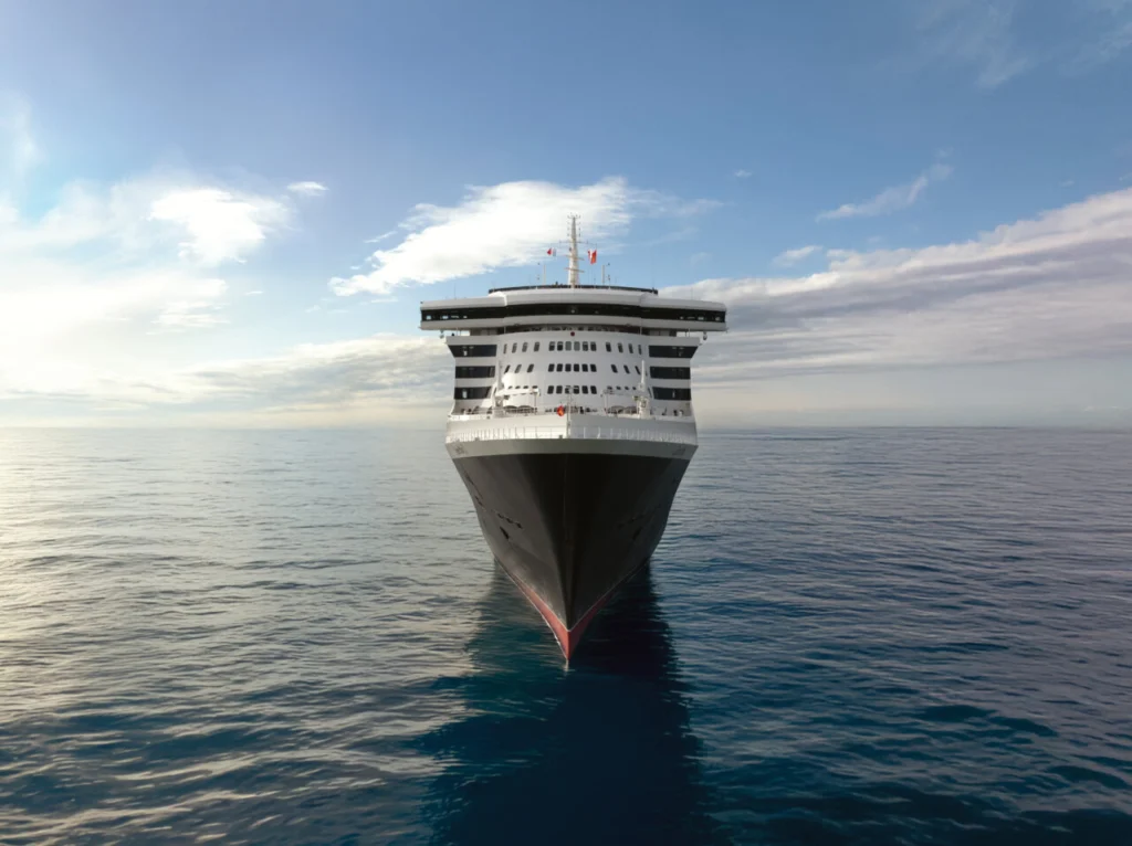 Queen Mary 2, único transatlántico regular, estrena renovación para sus travesías en 2027