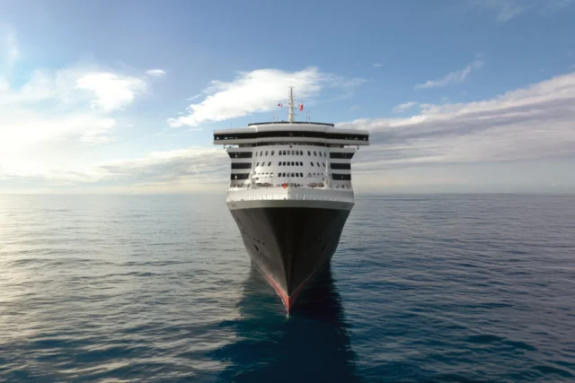 Queen Mary 2, único transatlántico regular, estrena renovación para sus travesías en 2027