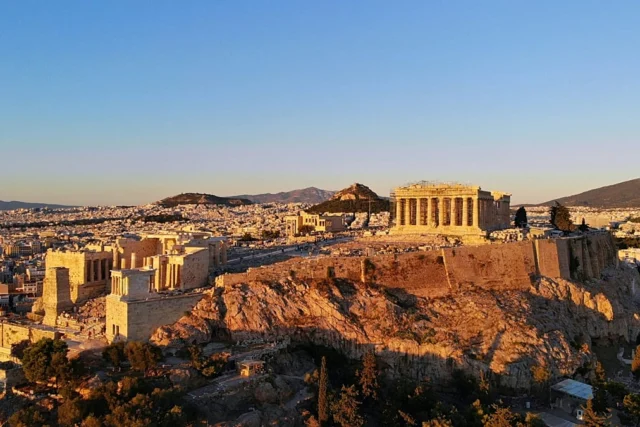 Skyscanner reporta: viajeros buscan rutas históricas y destinos de pantalla