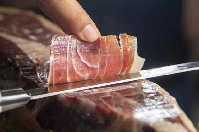 Tren del Jamón: una escapada desde Madrid para probar el ibérico en Los Pedroches