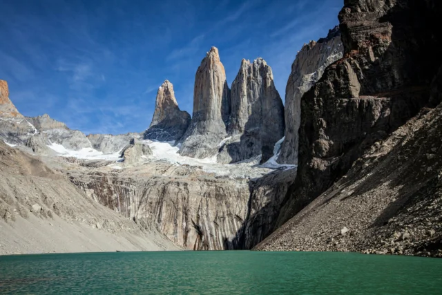 Dos turistas españoles expulsados de Torres del Paine por fumar en zona no habilitada