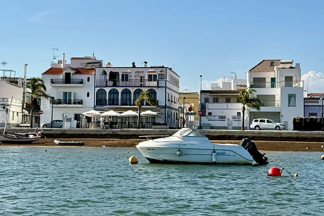 Tres rutas para recorrer Ría Formosa: lancha, bici eléctrica y 4x4