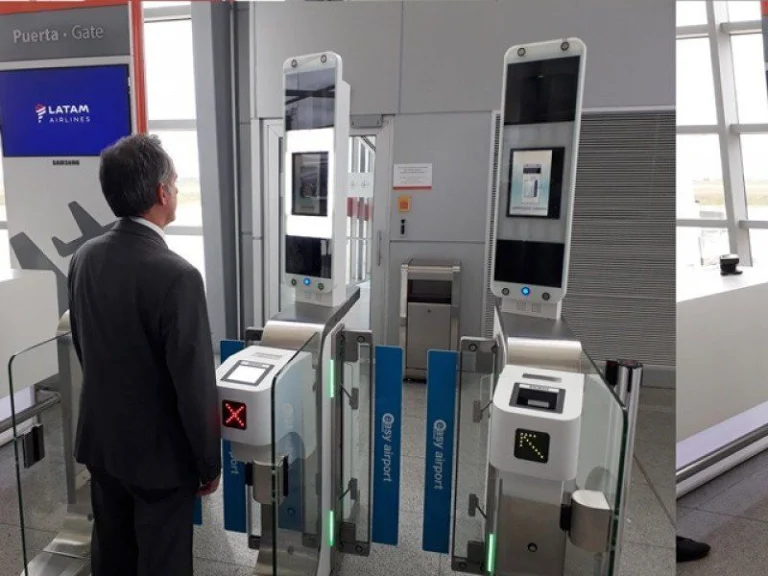 Reino Unido estrena eGates que leen la cara y no el pasaporte