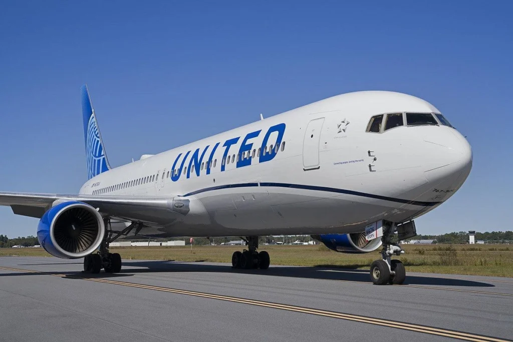 United refuerza su puente aéreo entre Nueva York y las Baleares