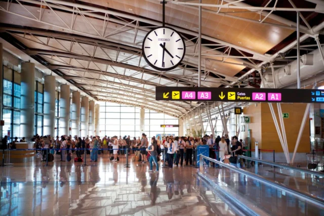 Madrid-Barajas crece en pasajeros y suma rutas a Haikou, Riad y Trípoli