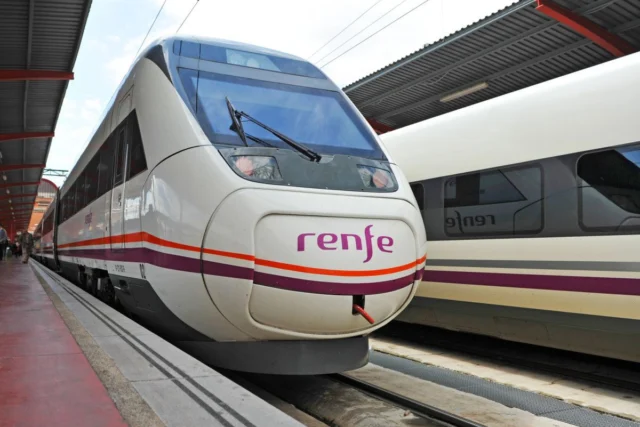 Temporal en Valencia suspende trenes hacia Cataluña y cercanías