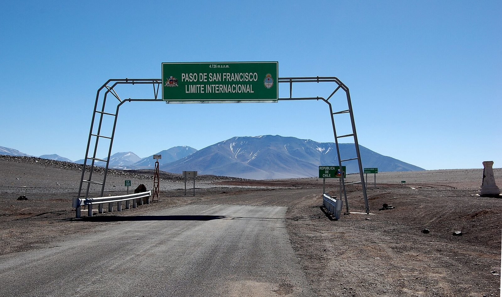 Paso de San Francisco y ruta de los Seismiles