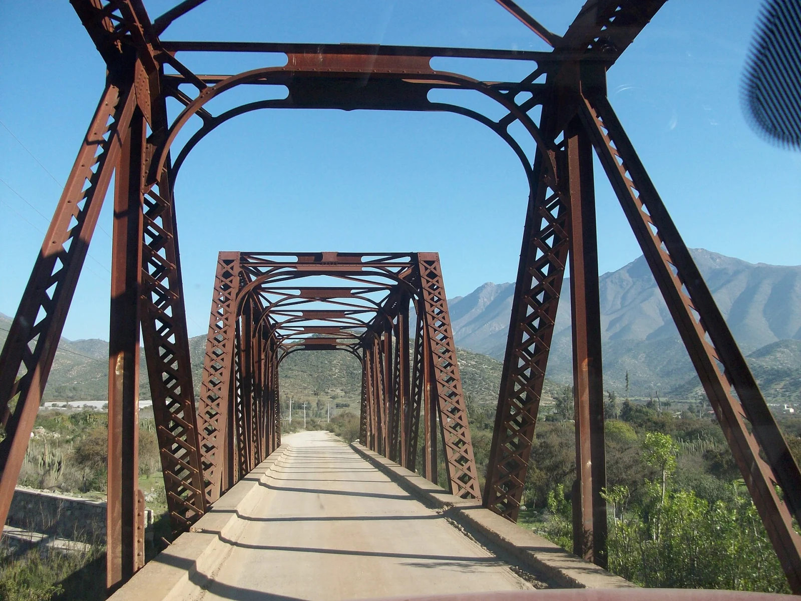 Puente metálico Tilama