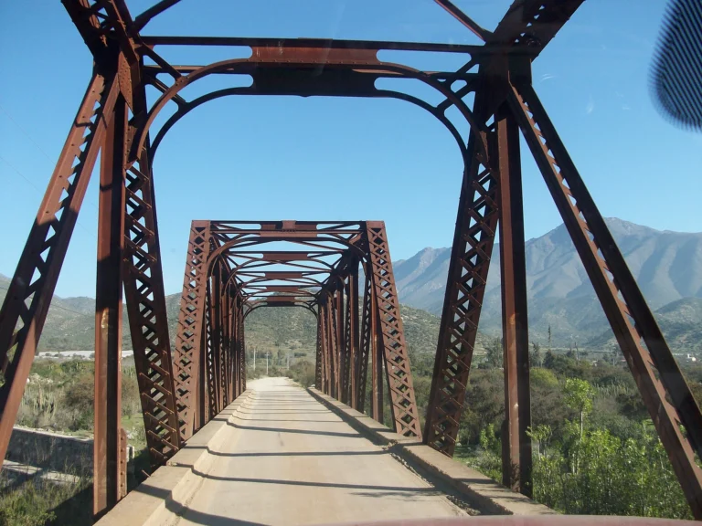 Puente metálico Tilama