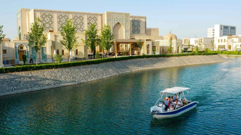 Uzbekistán, el destino revelación 2025, planea 30 nuevos atractivos turísticos