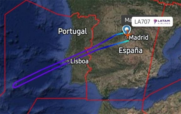 Boeing 787 de Latam regresa a Barajas tras emergencia médica en ruta a Santiago
