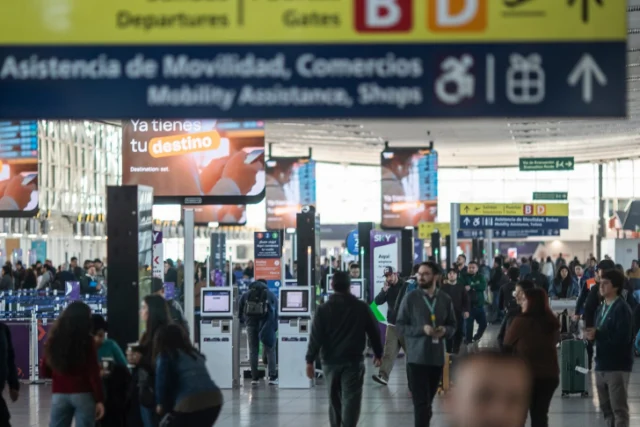Fin de semana largo, 403.863 pasajeros en el aeropuerto de Santiago