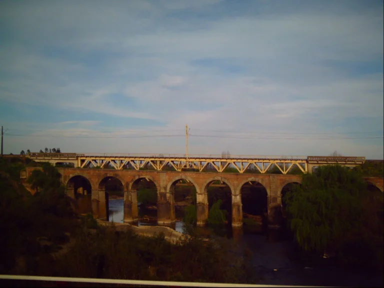 puente ferroviario sobre el río Pangue
