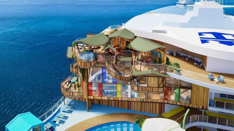 Royal Caribbean pone a flote el megacrucero Hero of the Seas y arranca el quinto de la serie Icon