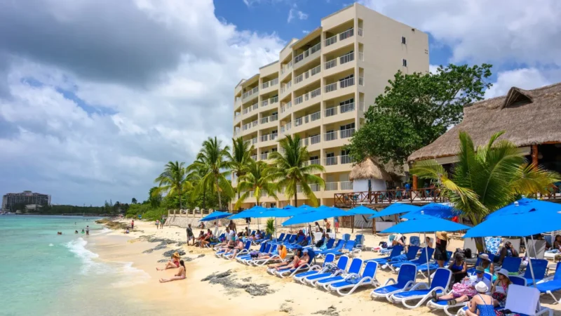 Cozumel pausa cobros aduaneros a turistas con equipos deportivos
