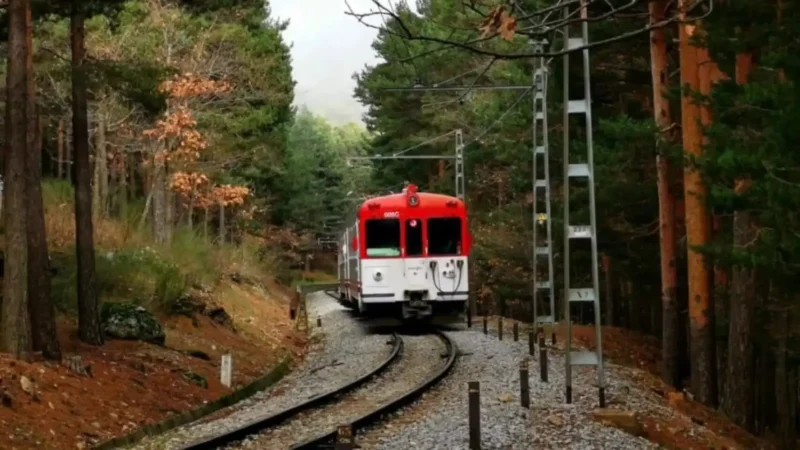 Trenes turísticos desde Madrid para recorrer ciudades sin volar