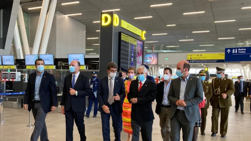 La cultura pop del aeropuerto de Santiago y las aerolíneas que mueven aviones en 2026