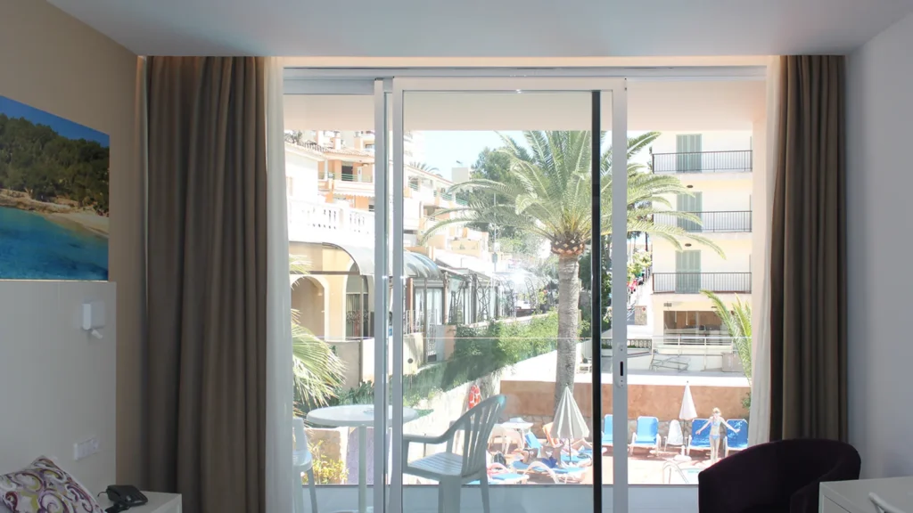 Presidente hotelero mallorquín defiende turismo en crisis de vivienda