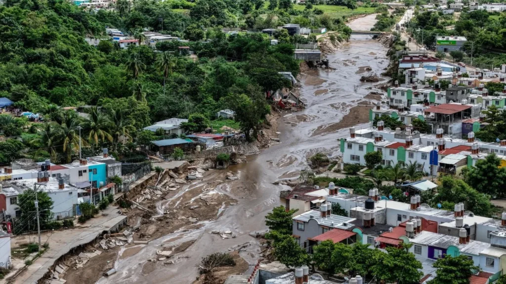 Huracán Trudy pone en alerta a Acapulco y complica seguros hoteleros