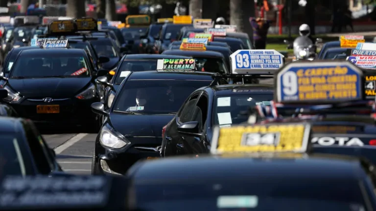 Colectivos XL: desde octubre pueden llevar hasta 8 pasajeros en Chile