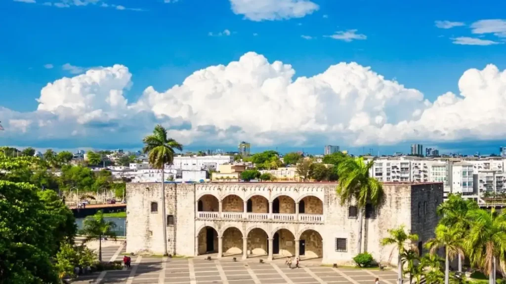 Santo Domingo: patrimonio, gastronomía y playa en un solo viaje