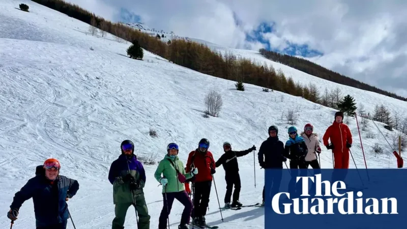 Solo en la nieve: el viaje de ski para desconocidos que gana adeptos en Chile