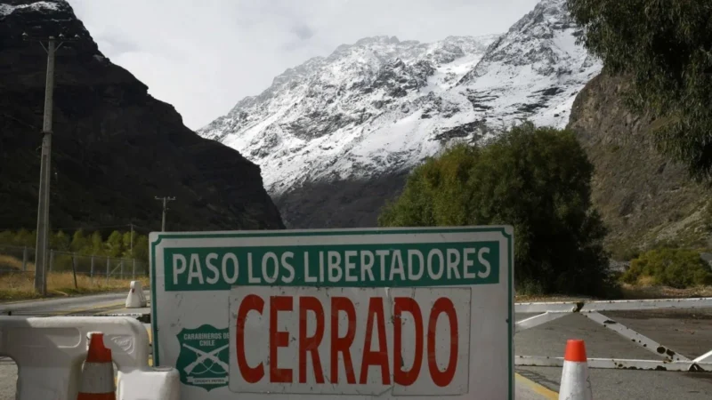 Reabren Paso Los Libertadores con bandas horarias tras cierre por mal clima