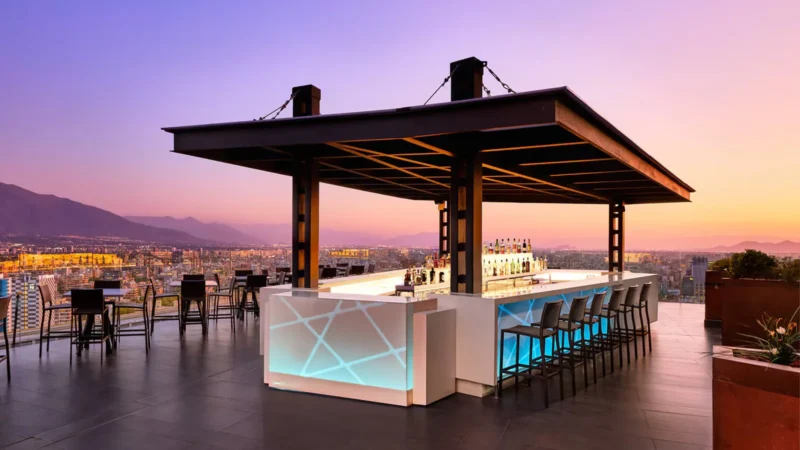 Luna Bar renueva su carta con platos de autor y coctelería zodiacal