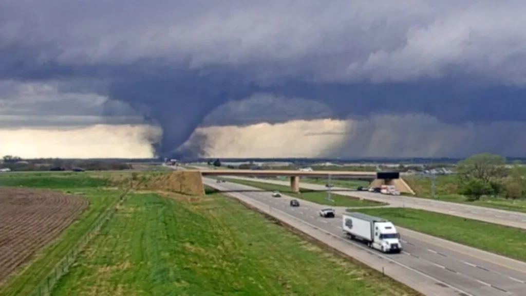 Tornado EF-2 suspende trenes entre Rancagua y San Fernando