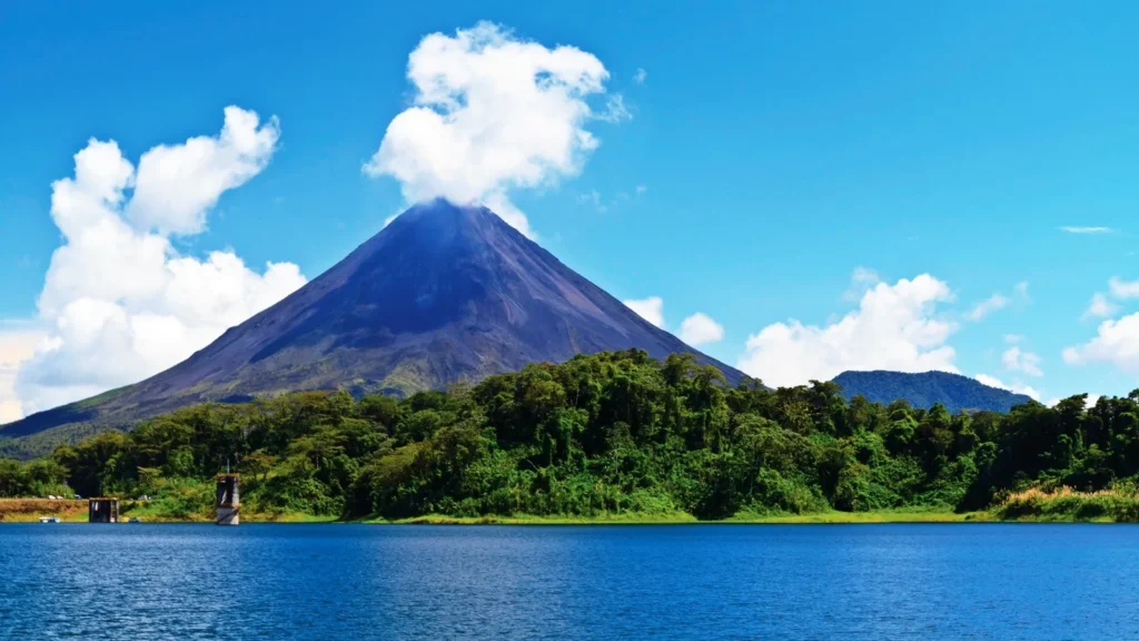 Costa Rica: volcán Arenal y bosque nuboso en una ruta de 5 noches