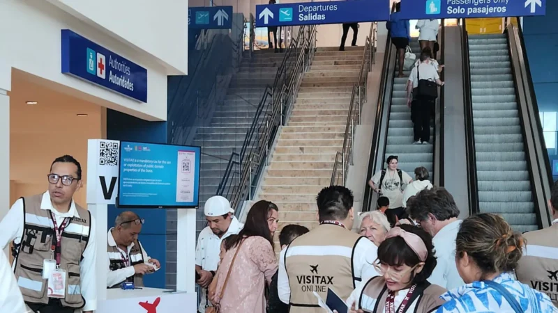 Cancún: turistas denuncian cobro excesivo de 14 dólares en impuesto Visitax