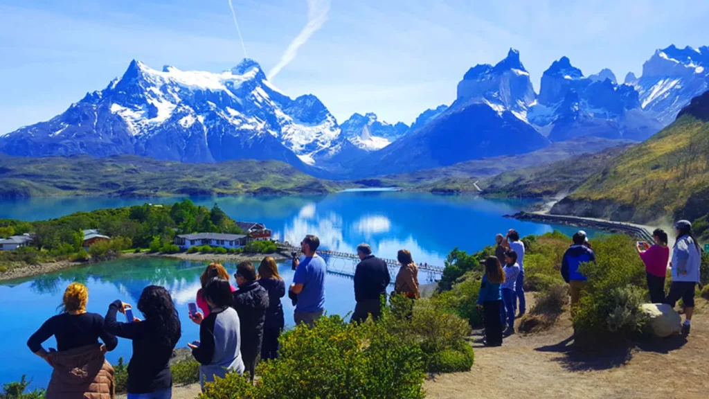 Empleo turístico crece 4,4% y suma 28.540 nuevos puestos en Chile