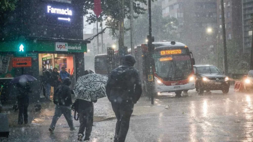 Senapred advierte posible formación de tornados en O’Higgins y Maule este sábado