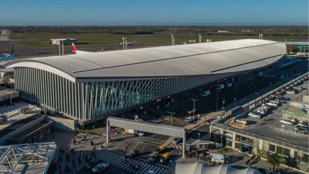 Obras en Ezeiza: American Airlines cancela vuelos y otras 30 aerolíneas ajustan rutas