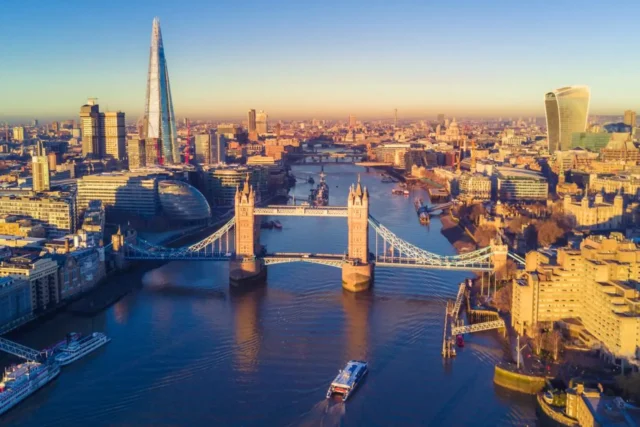 Inglaterra aplicará tasa turística del 5% en alojamientos desde 2029