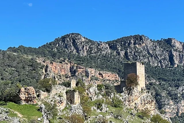 Otiñar, el valle jiennense con 6.000 años de historia en sus piedras
